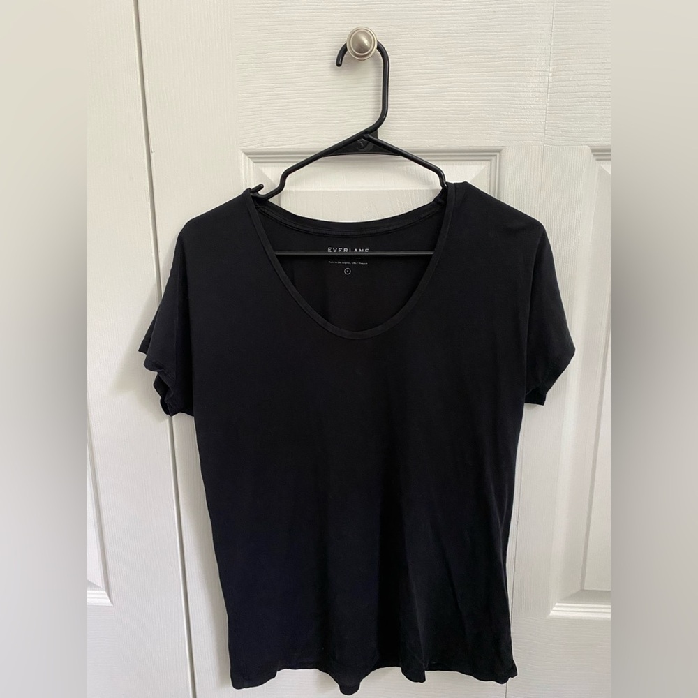 Everlane scoop neck 100% cotton t-shirt (made in the USA)
